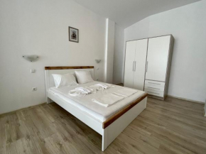 Sveti Vlas - Central Beach Studio